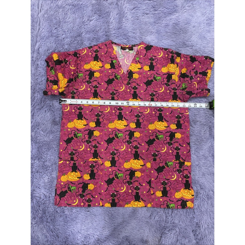 Med + Wear Women's Medium Scrub Top Halloween Cats &‎ Pumpkins